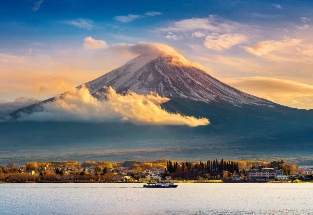 monte fuji y cerezos en flor